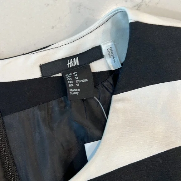 H&M large strip knee length dress - Picture 3 of 5